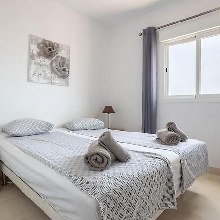 内尔哈Penthouse With Jacuzzi And Spectacular Sea Views公寓 外观 照片