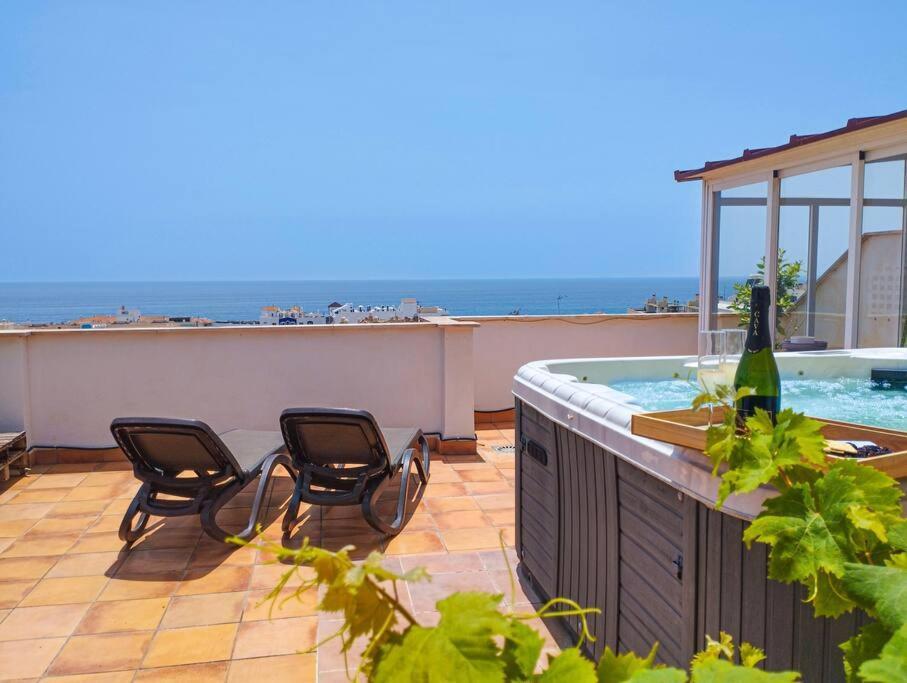 内尔哈Penthouse With Jacuzzi And Spectacular Sea Views公寓 外观 照片