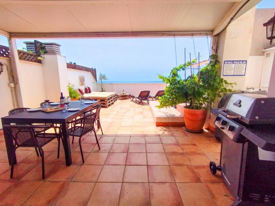 内尔哈Penthouse With Jacuzzi And Spectacular Sea Views公寓 外观 照片