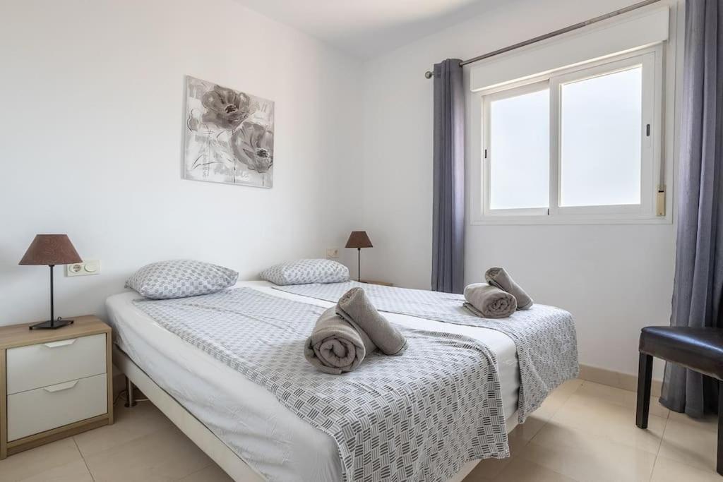 内尔哈Penthouse With Jacuzzi And Spectacular Sea Views公寓 外观 照片