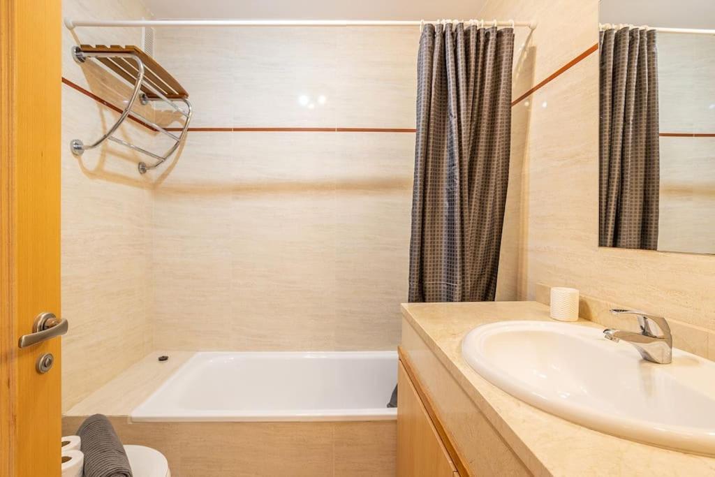 内尔哈Penthouse With Jacuzzi And Spectacular Sea Views公寓 外观 照片