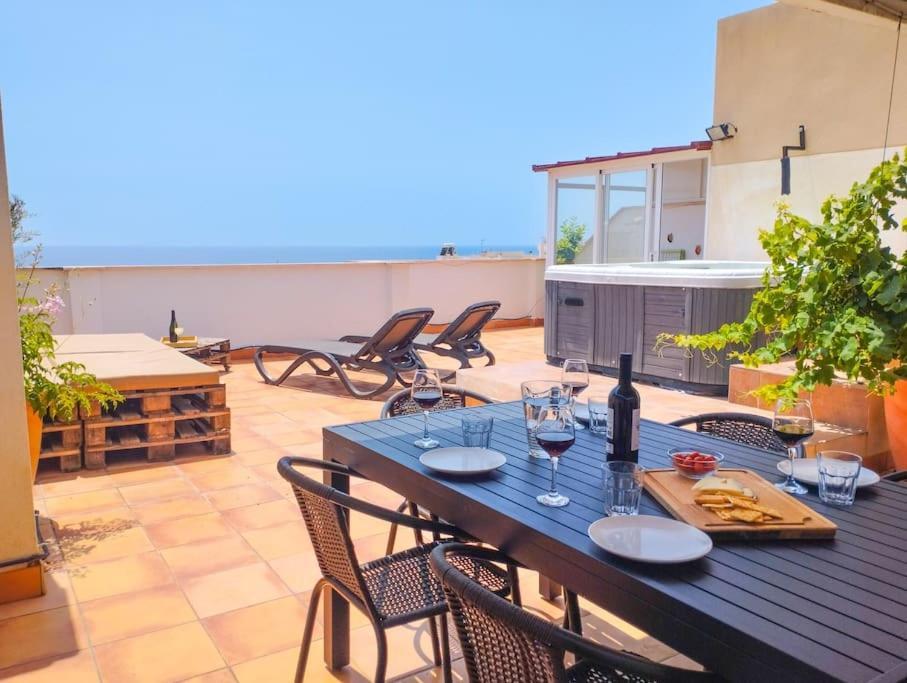 内尔哈Penthouse With Jacuzzi And Spectacular Sea Views公寓 外观 照片