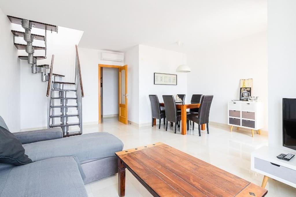 内尔哈Penthouse With Jacuzzi And Spectacular Sea Views公寓 外观 照片
